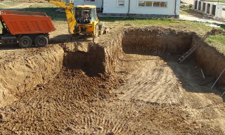 Рытье котлованов под фундамент в Стерлитамаке – цена от 2645 руб. за м3 | 2Землекопа-Стм